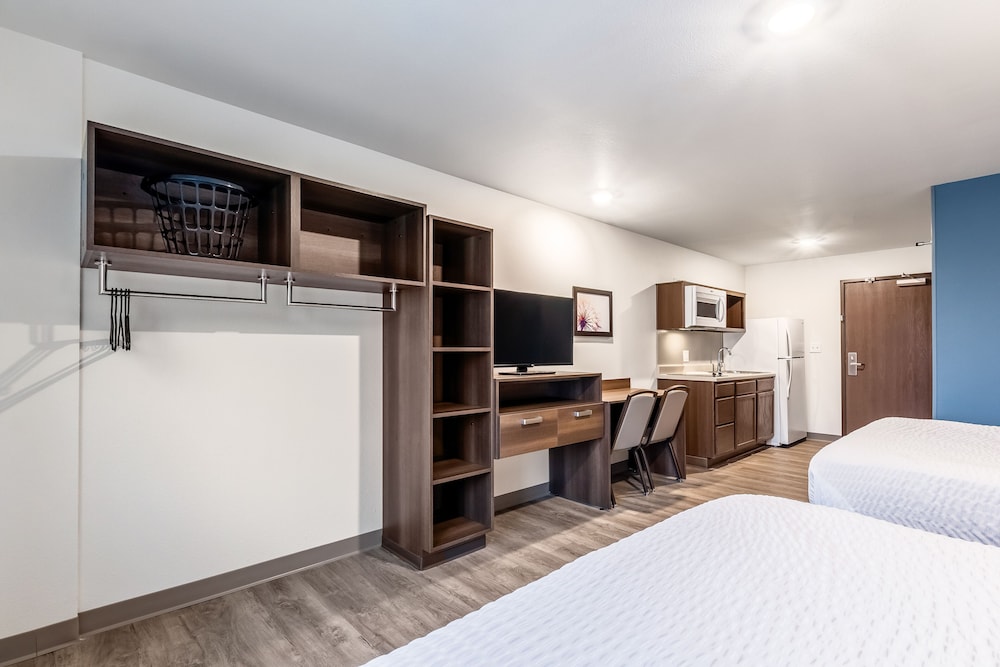 WoodSpring Suites Colton 19/40