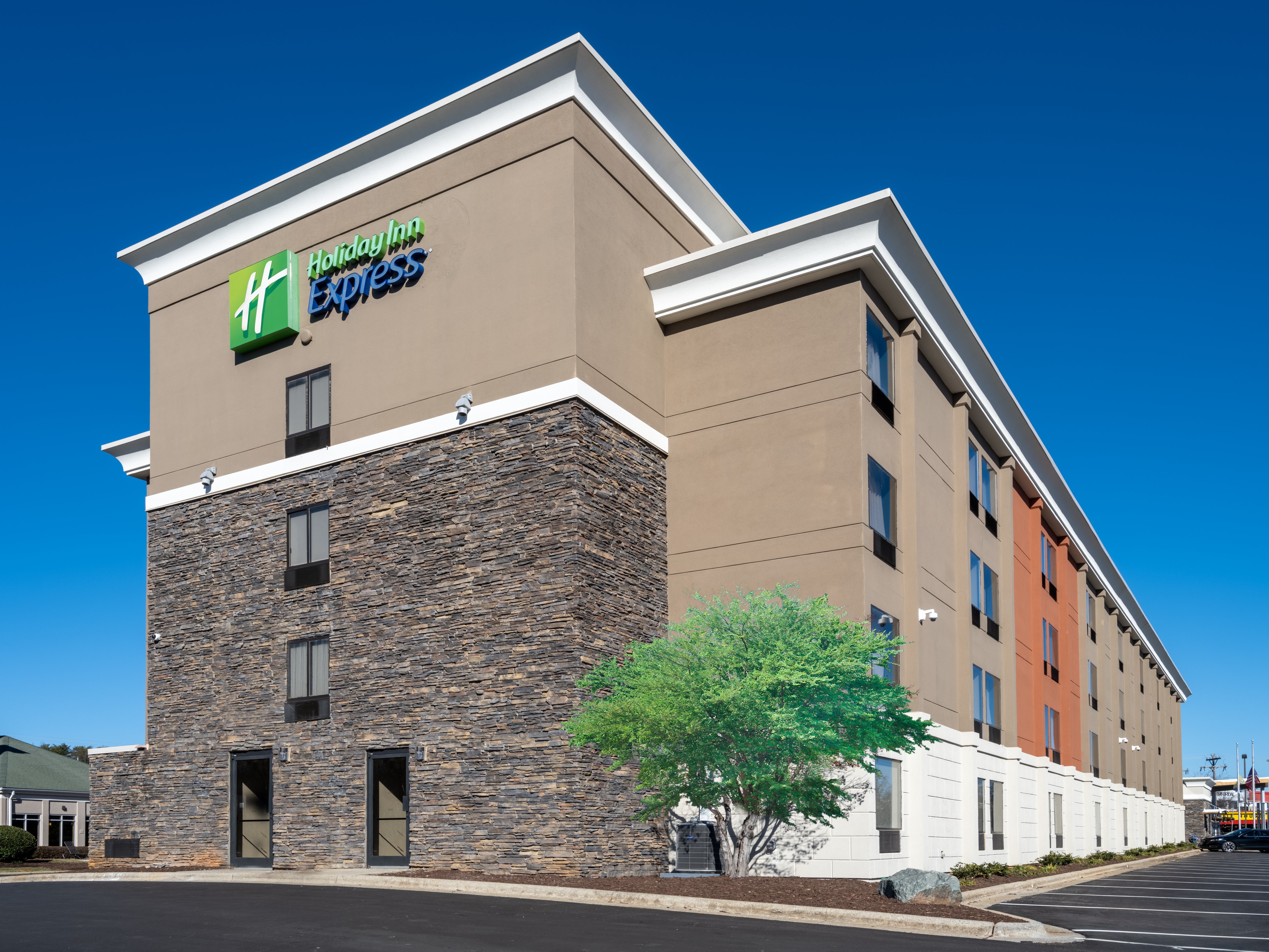 Holiday Inn Express & Suites Greensboro - (I-40 @ Wendover) 9/48