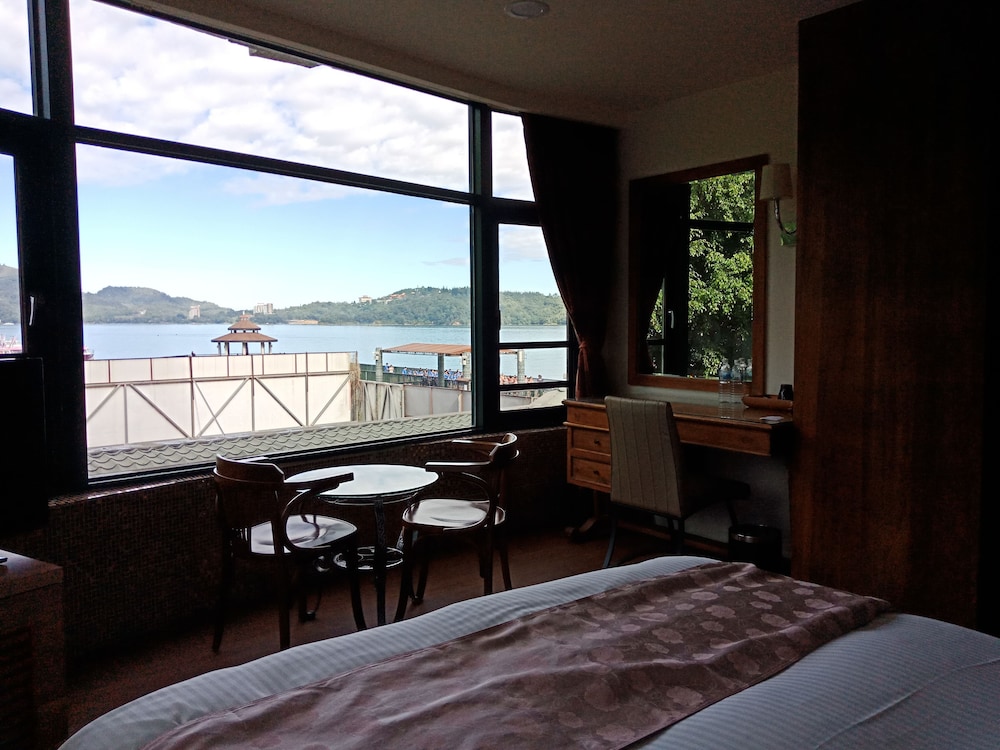 Shuian Lakeside Hotel 36/75