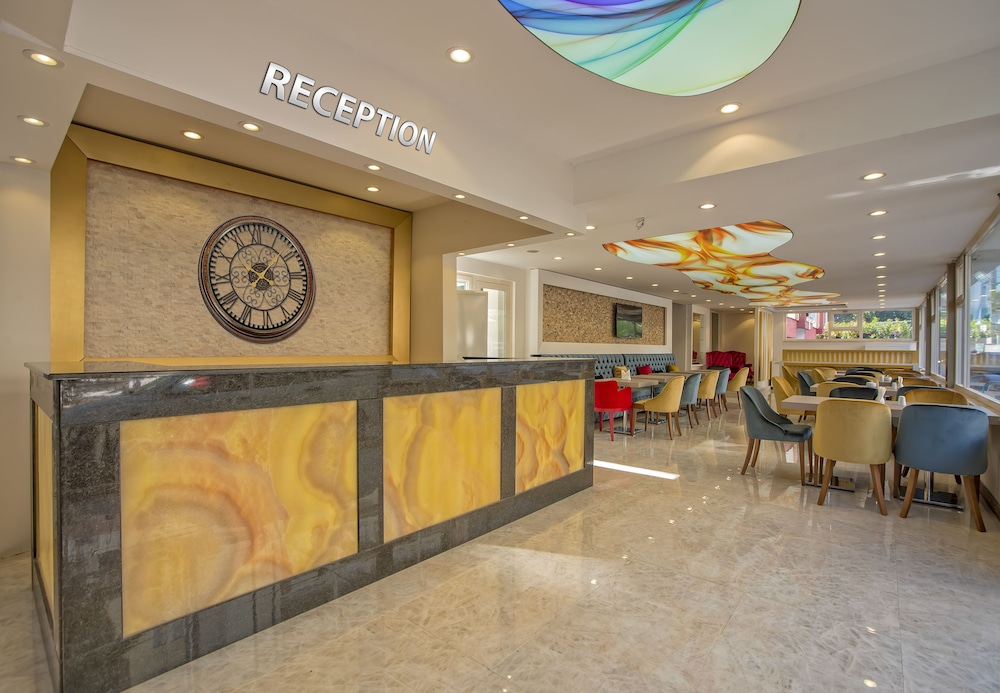 Hotel Mandalin 7/50