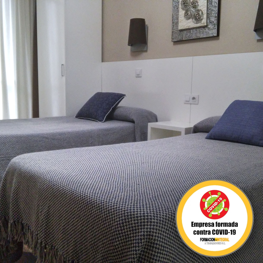 Hostal Lesseps 37/60