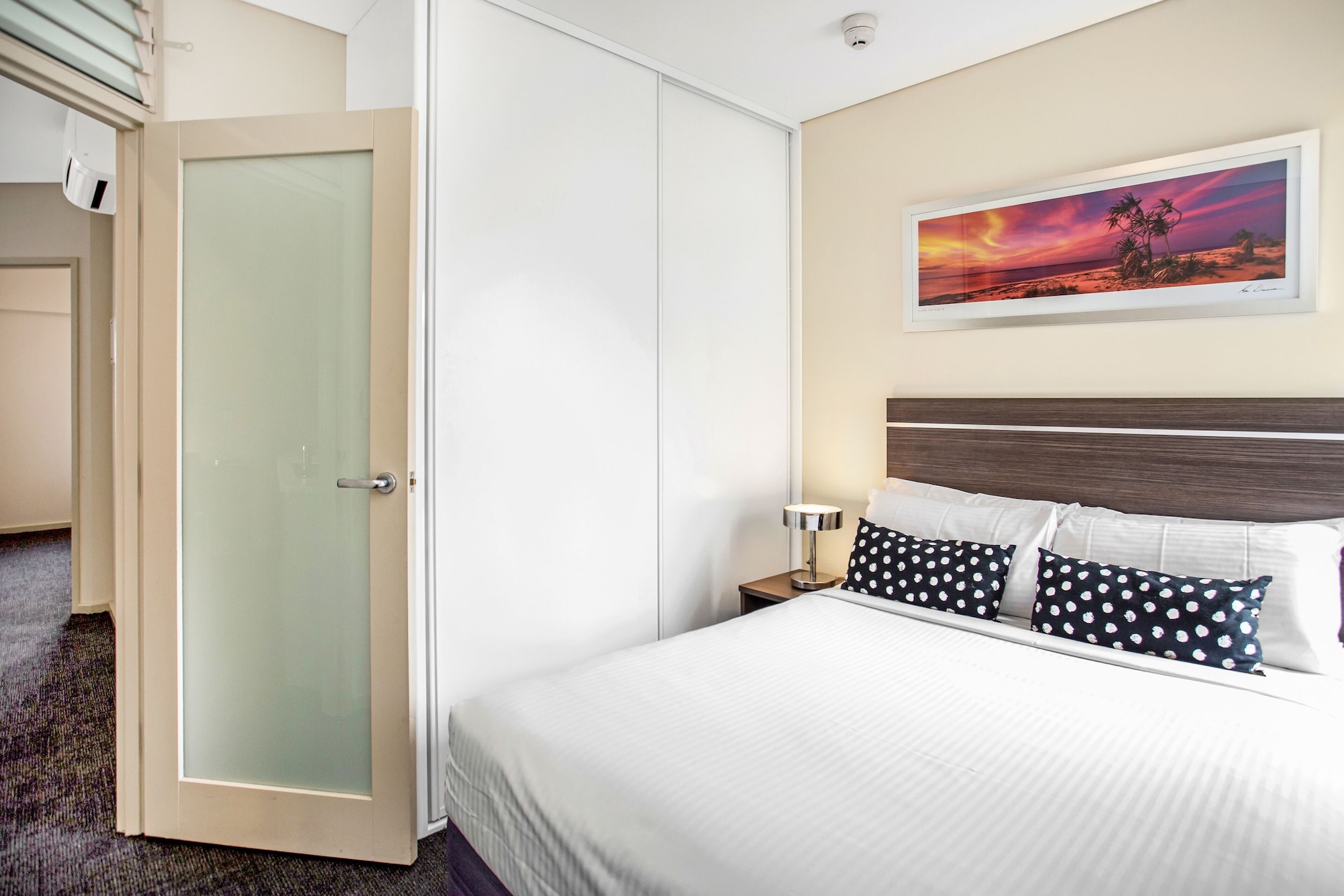 2 BEDROOMS, DELUXE, 1 QUEEN AND 1 DOUBLE BED