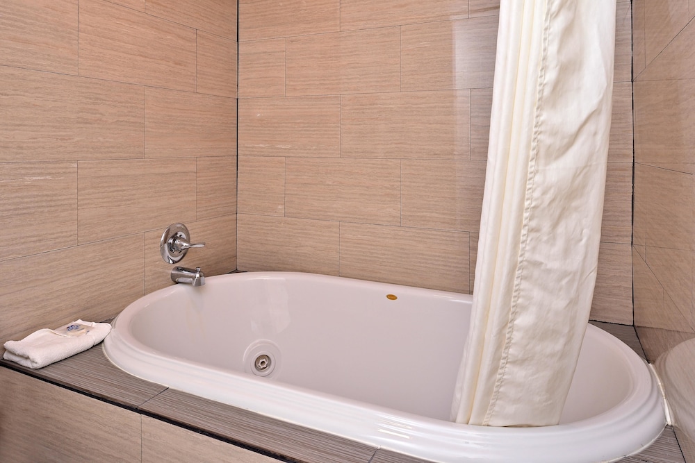 Americas Best Value Inn Suites Winona 22/28
