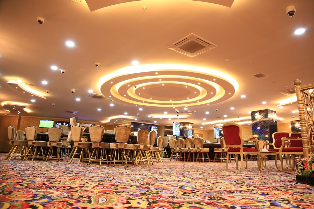 Imperial Royale Hotel 55/66