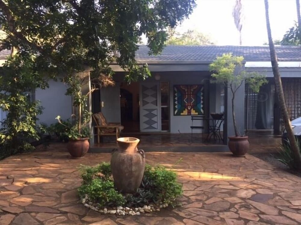 Hlulala Guesthouse 24/27