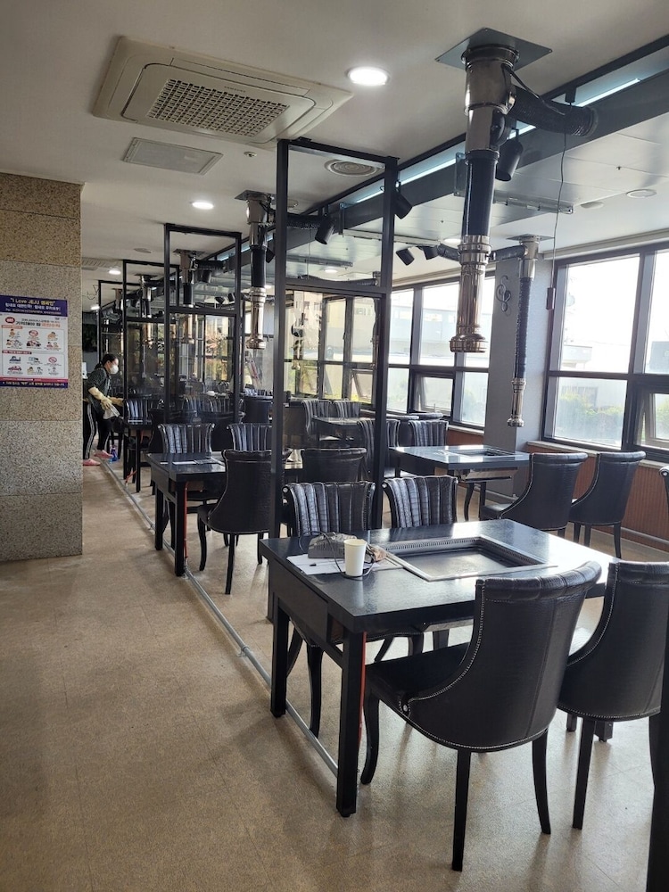 The Stay Century Hotel 41/48