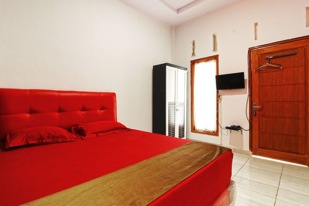 Ombey Guest House by ZUZU 6/20