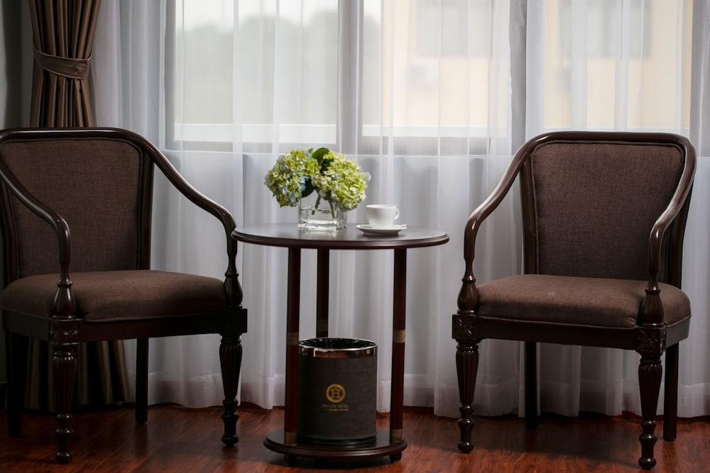 Halais Hotel 30/50