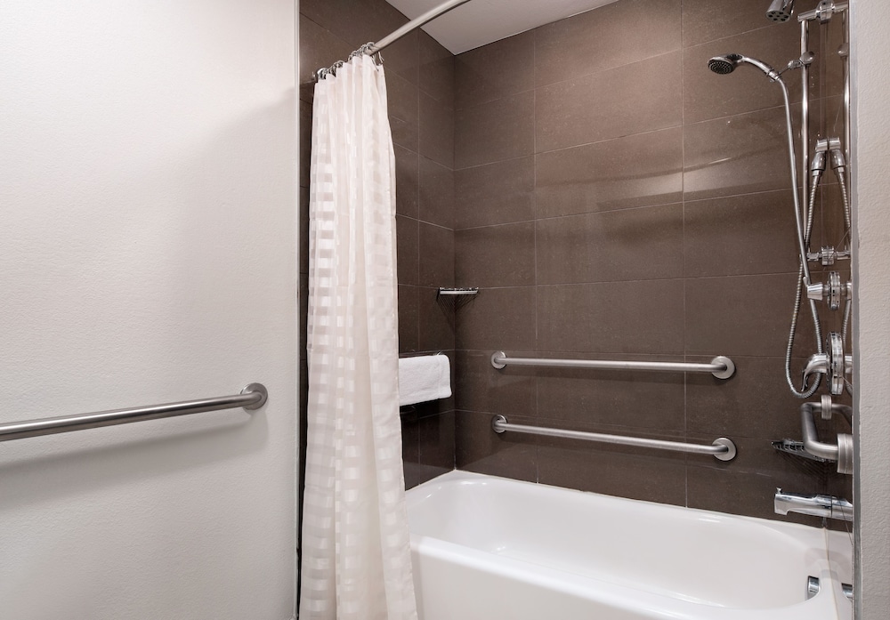 HYATT house Denver Tech Center 66/67