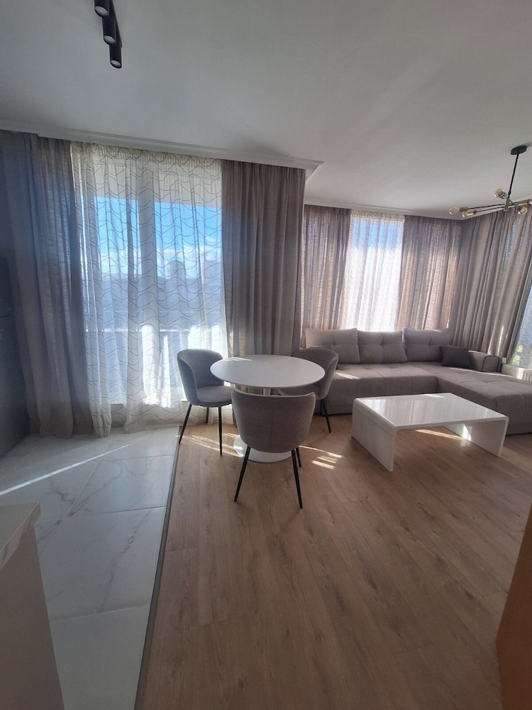 Apartments Mladost 1A-554 24/50