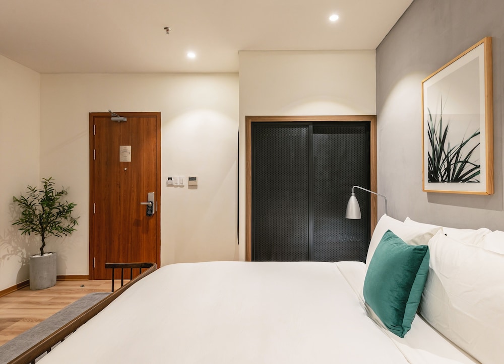 SUPERIOR, DOUBLE BED, NO WINDOW