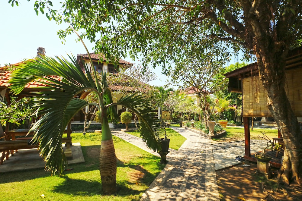 Puri Nusa Beach Hotel 25/32
