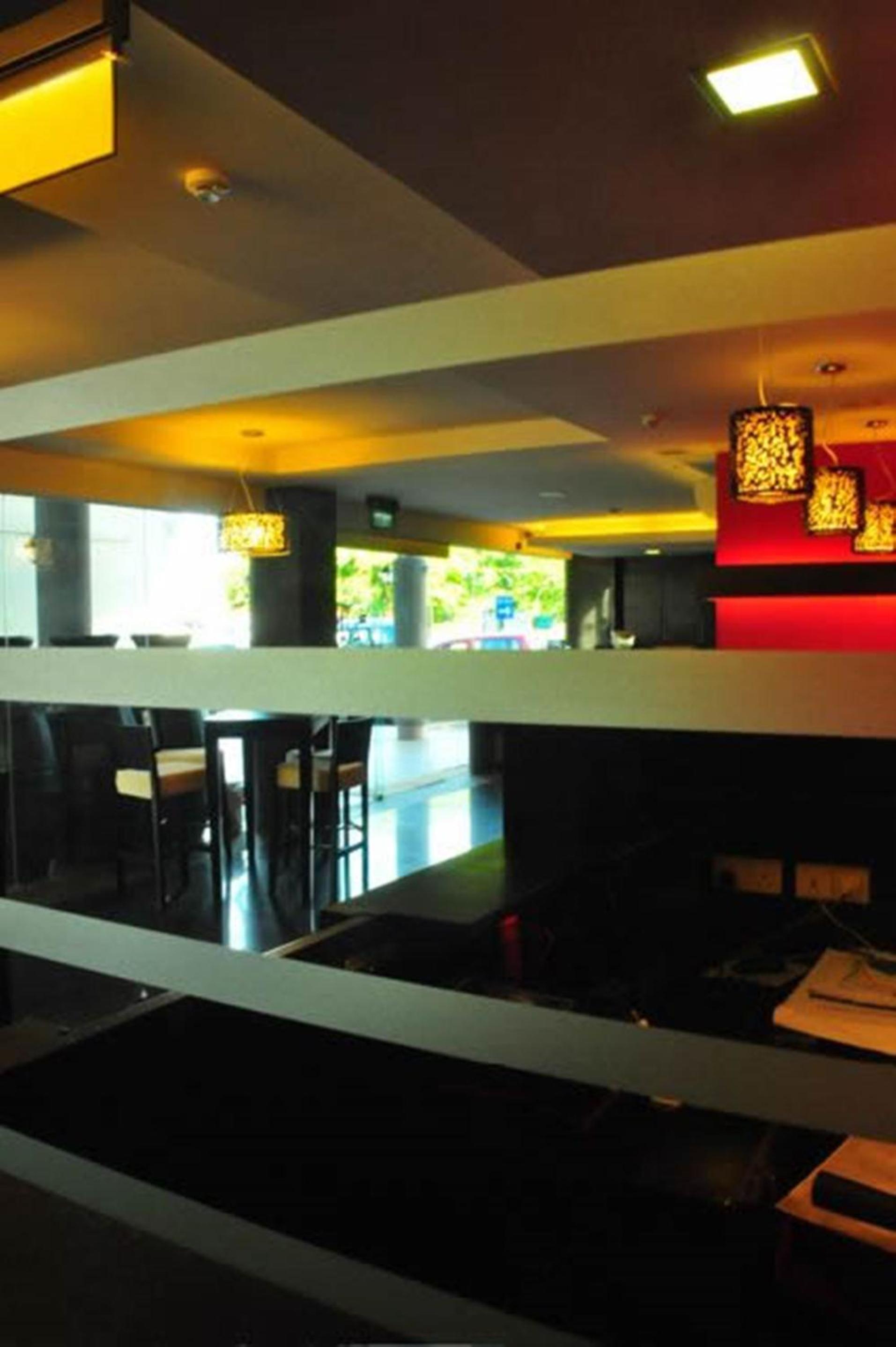 Tat Place Hotel And Cafa 25/32