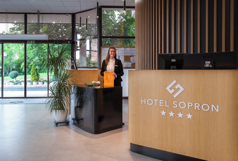 Hotel Sopron 8/73