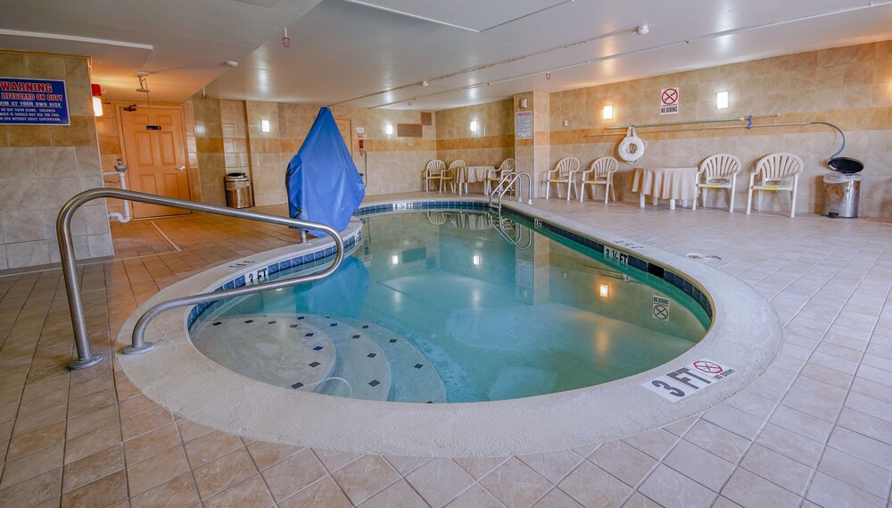 Americana Hotel Oceanfront 44/68