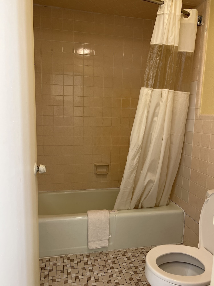 Motel 6 Williamston, NC - Highway 17 60/61