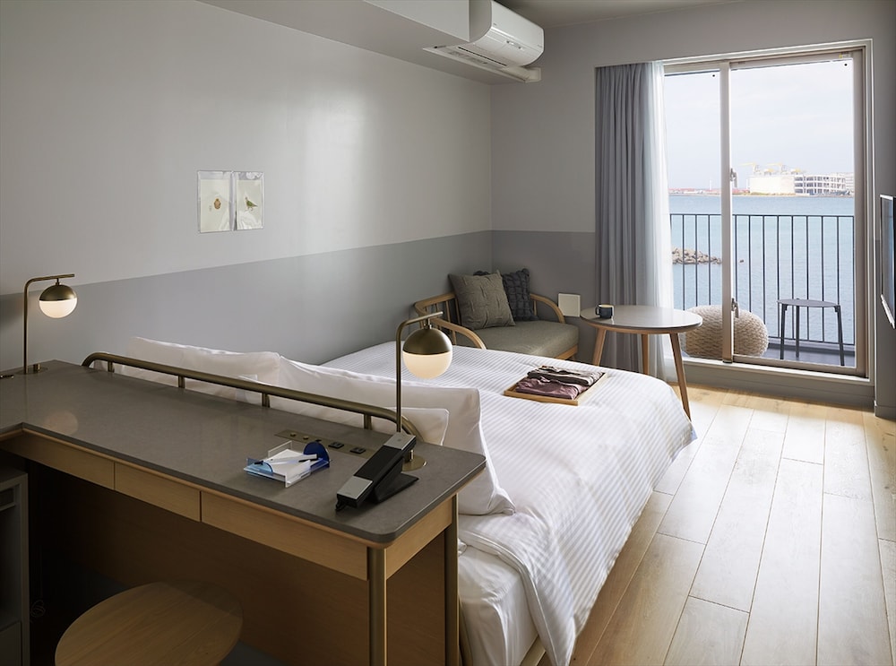 Hotel Anteroom Naha 19/50