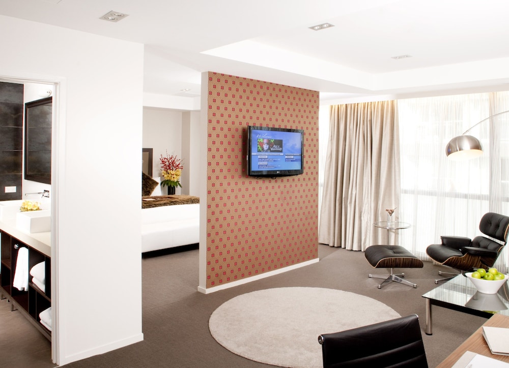 Rydges Auckland 9/82