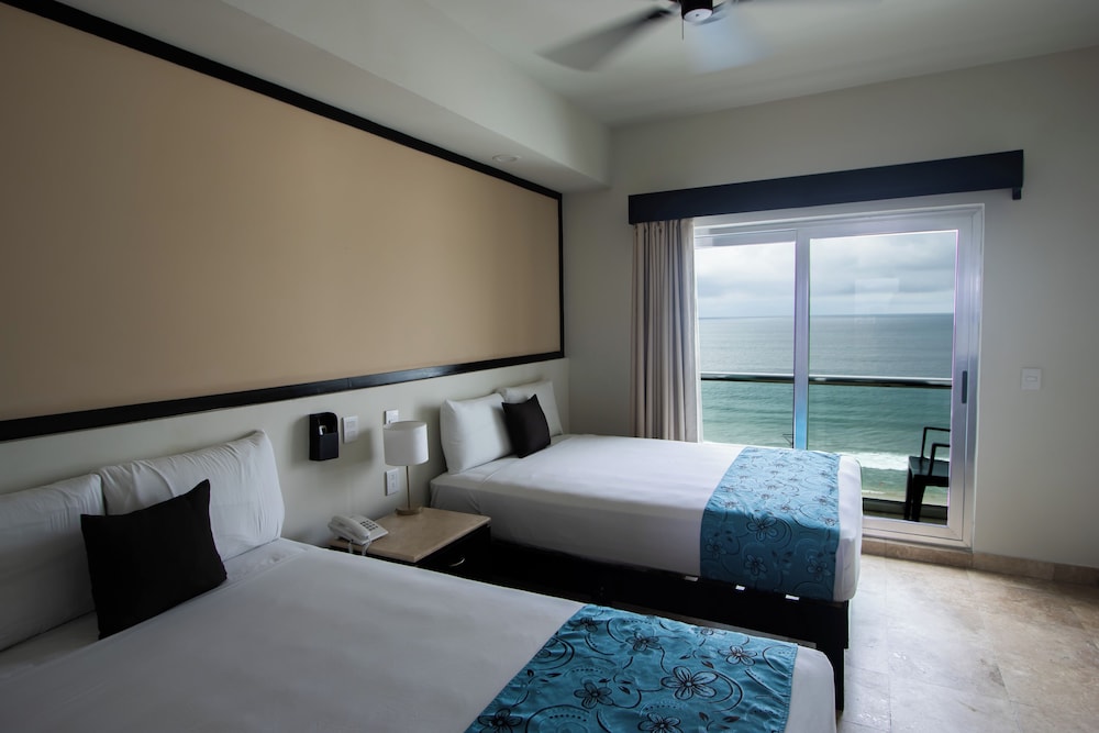 Room, 2 Double Beds, Ocean View