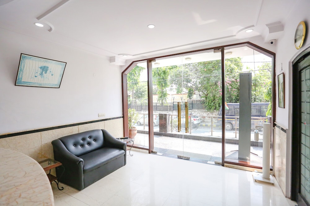 Hotel Lloyd Residency 26/32
