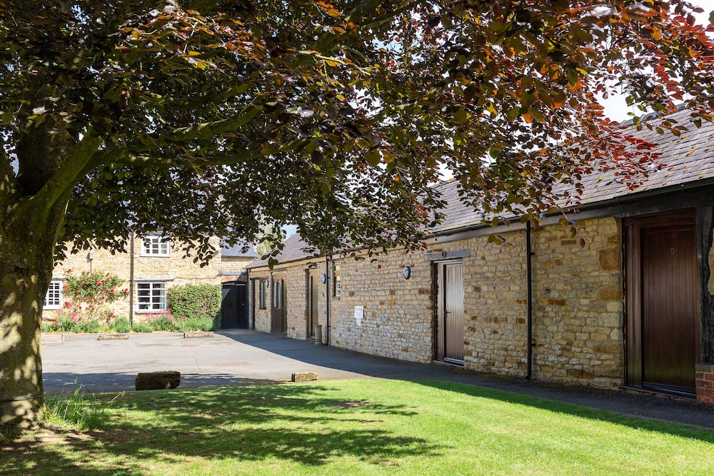 Church Farm Lodge 34/50
