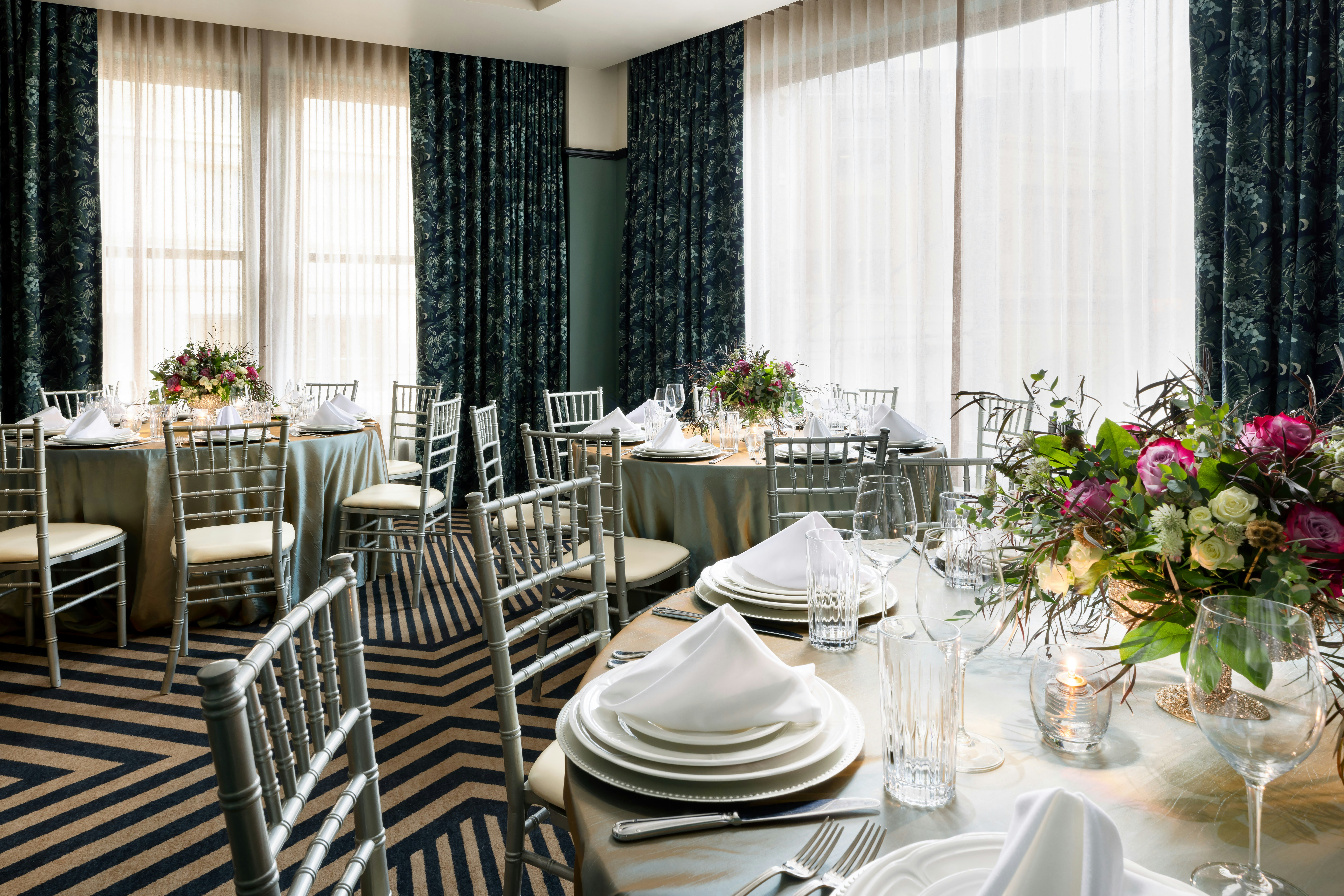 The Candler Hotel Atlanta Curio Collection by Hilton 40/55