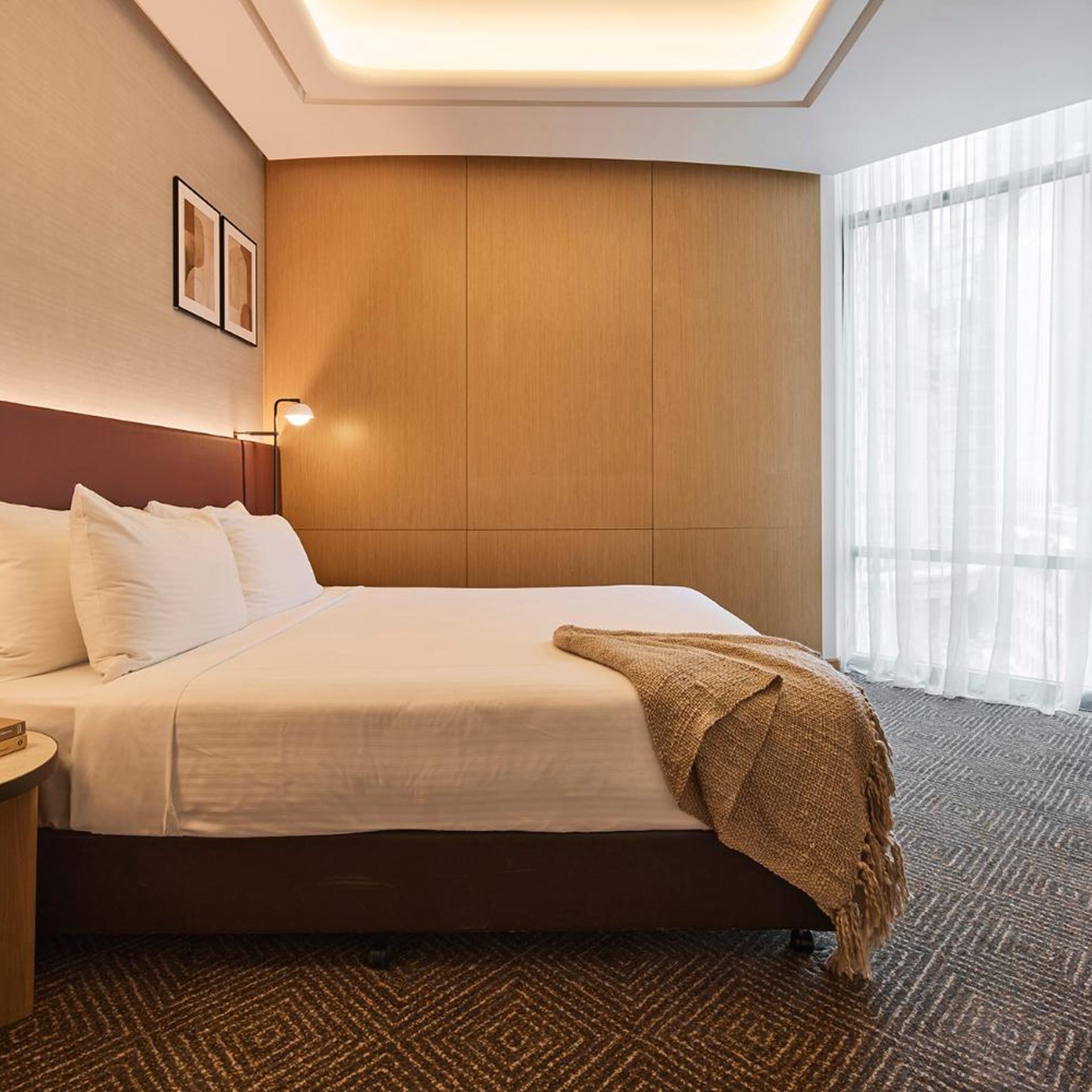 Room, King Bed, Queen Bed, Accessible