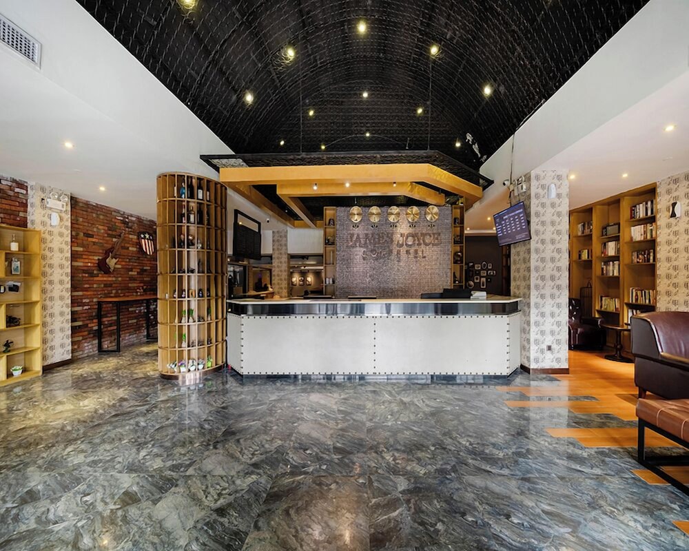 James Joyce Coffetel (Guangzhou Railway Station Sanyuanli Metro Station) 5/49