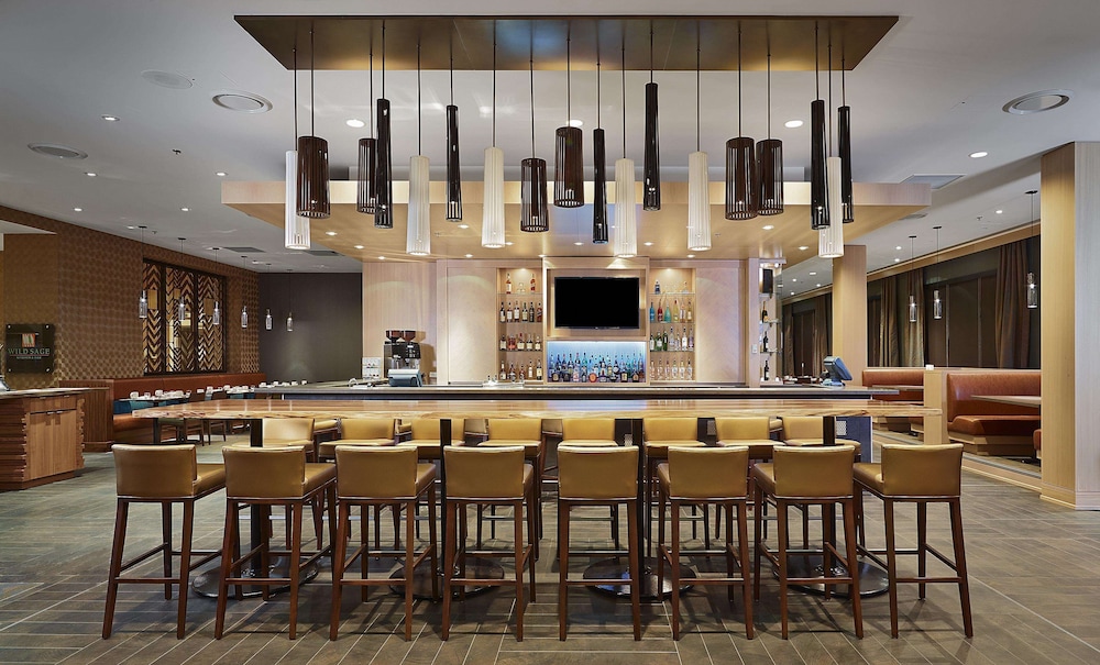 Doubletree By Hilton Hotel & Conference Centre Regina 65/80