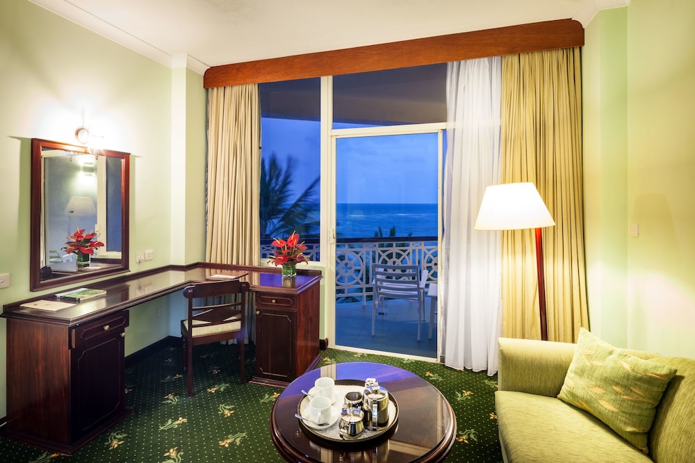 Mount Lavinia Hotel 24/50