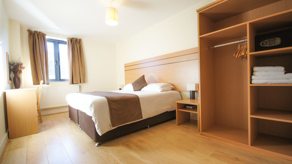 Crompton Court 15/38