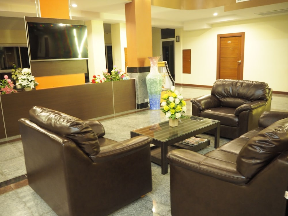 Suksomboon Hotel 33/39