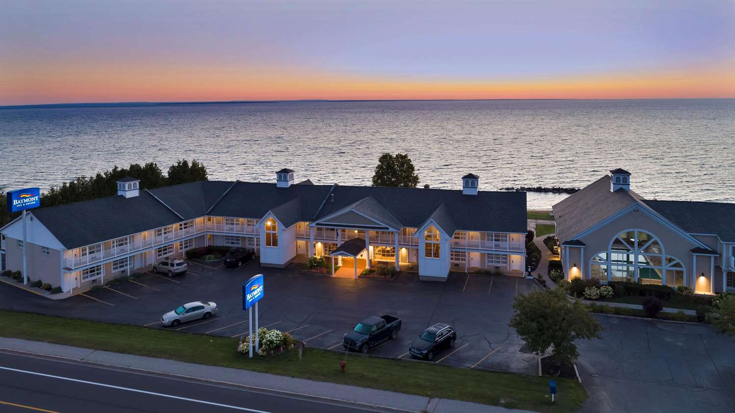 Baymont by Wyndham St. Ignace Lakefront 50/54