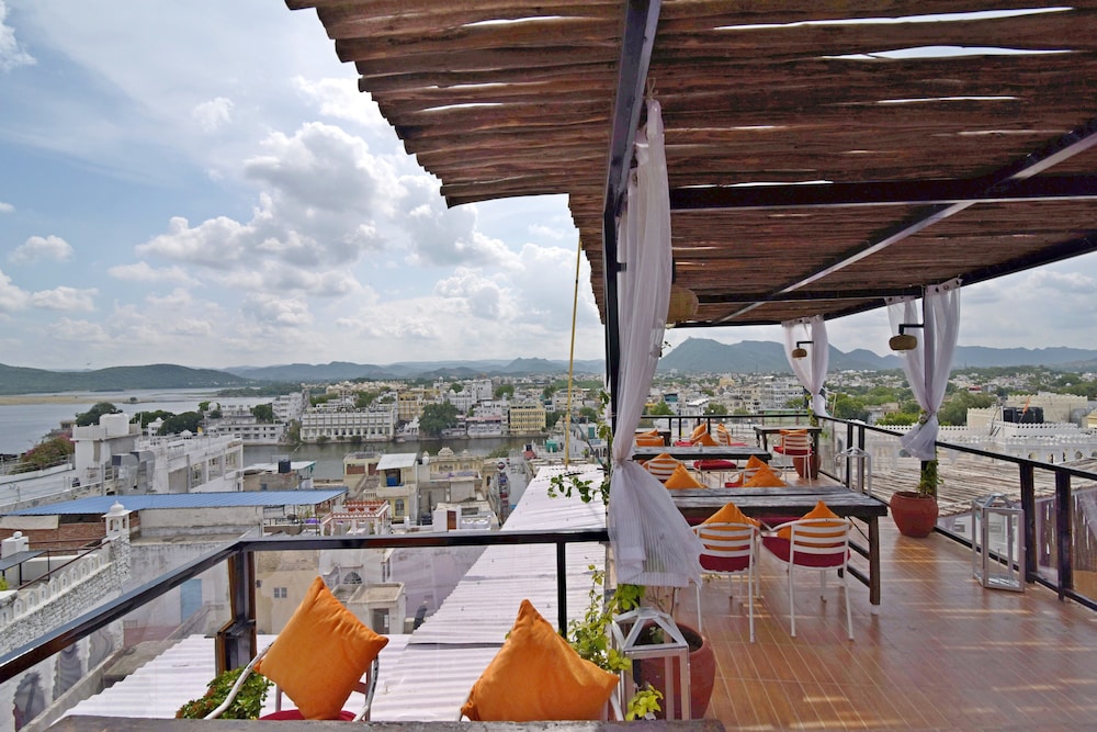 Banjara Hostels 38/50
