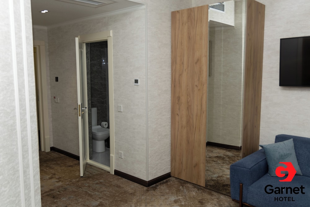Garnet Hotel Tashkent 4/60