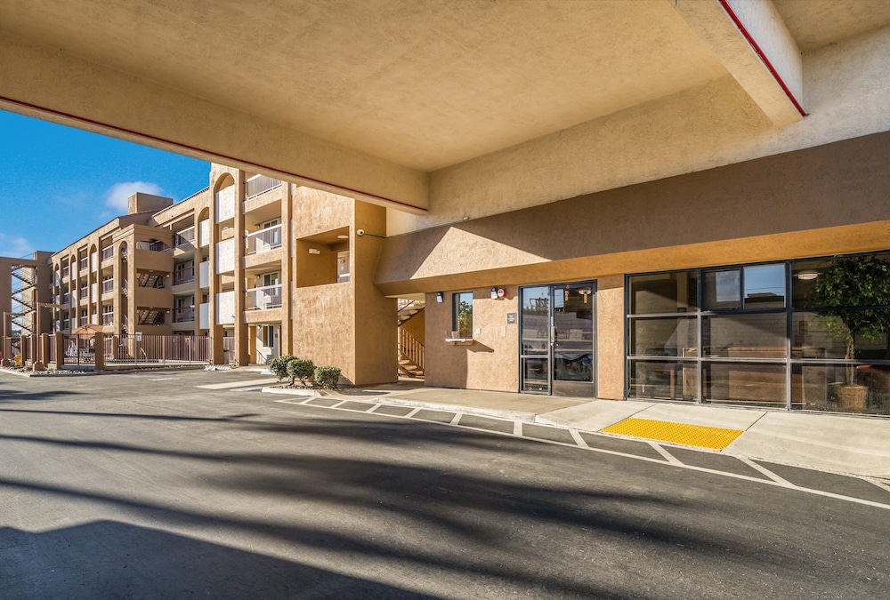 Days Inn by Wyndham Chula Vista/San Diego 11/57