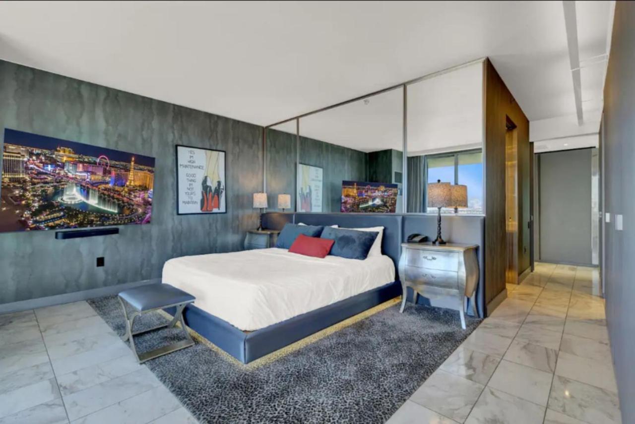 The Adele Palazzo Suite at Palms Place 6/23