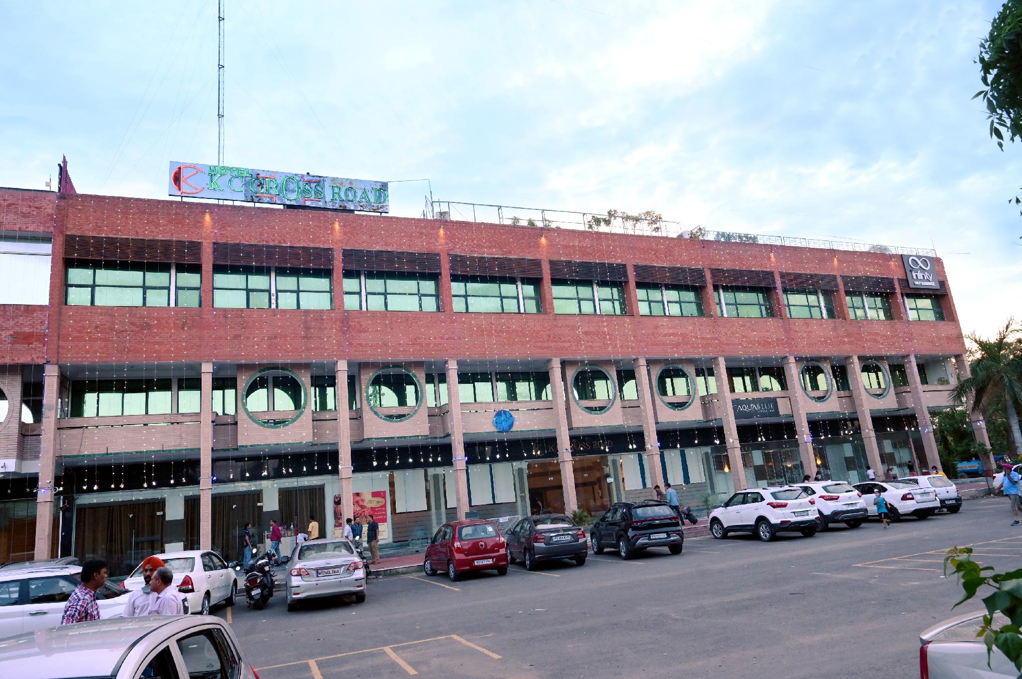 Hotel K.C. Cross Road 5/50