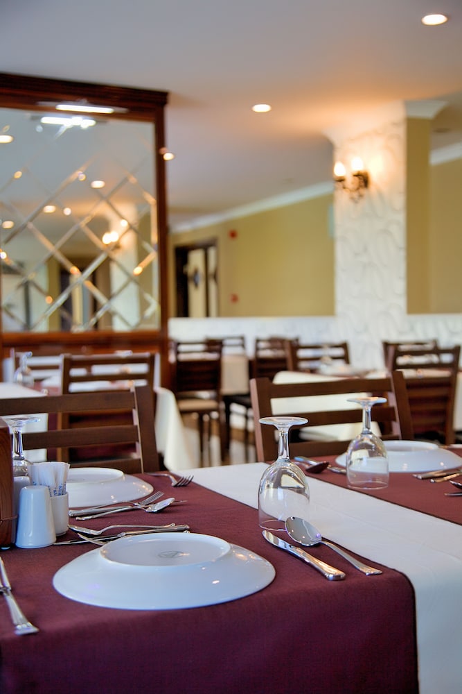 restaurant cafeteria