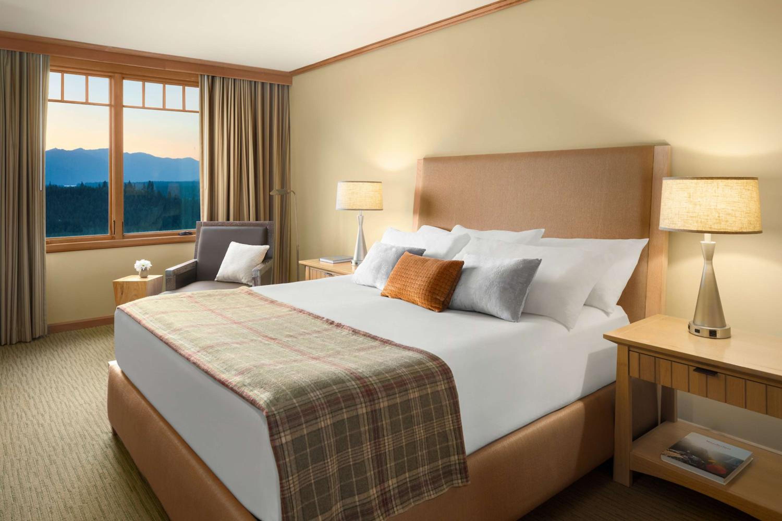 1 Bedroom, Renovated, Lodge, Suite, King Bed, Resort View, Sofa، Suncadia Resort 2/6