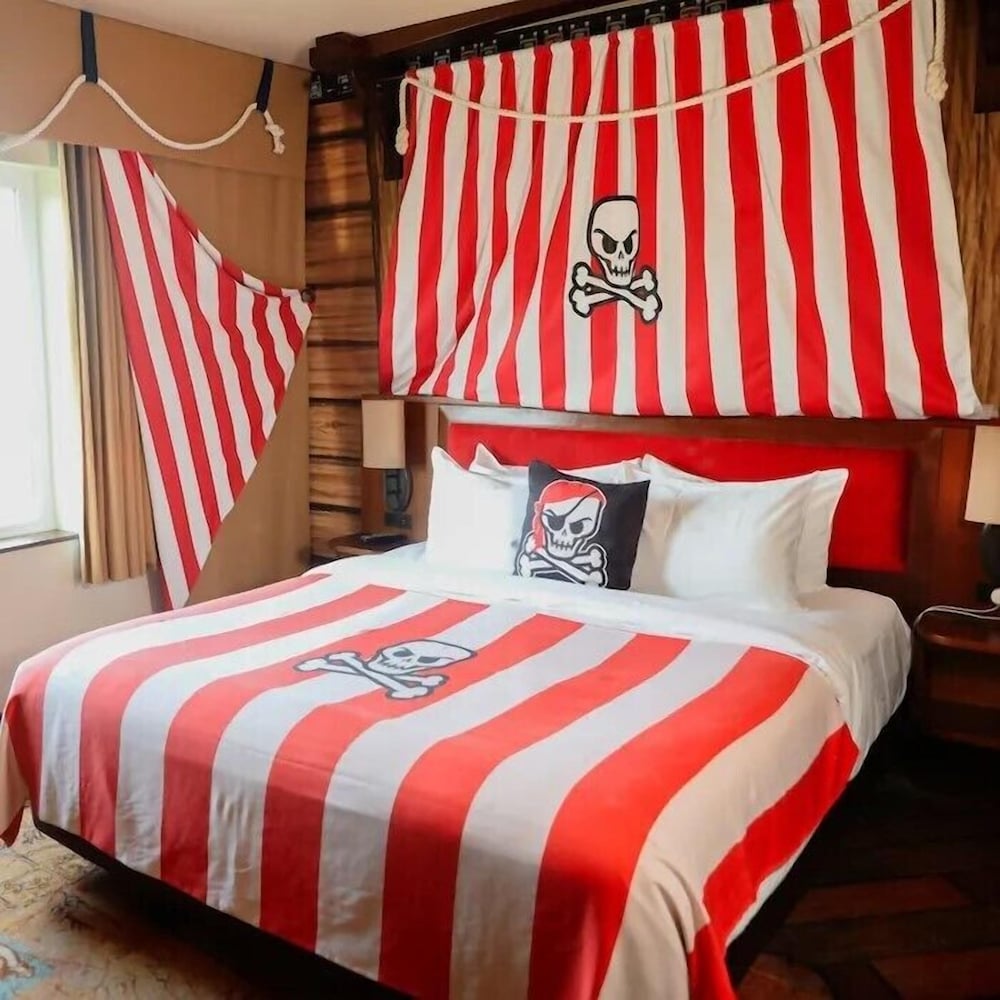 THEME, PIRATE