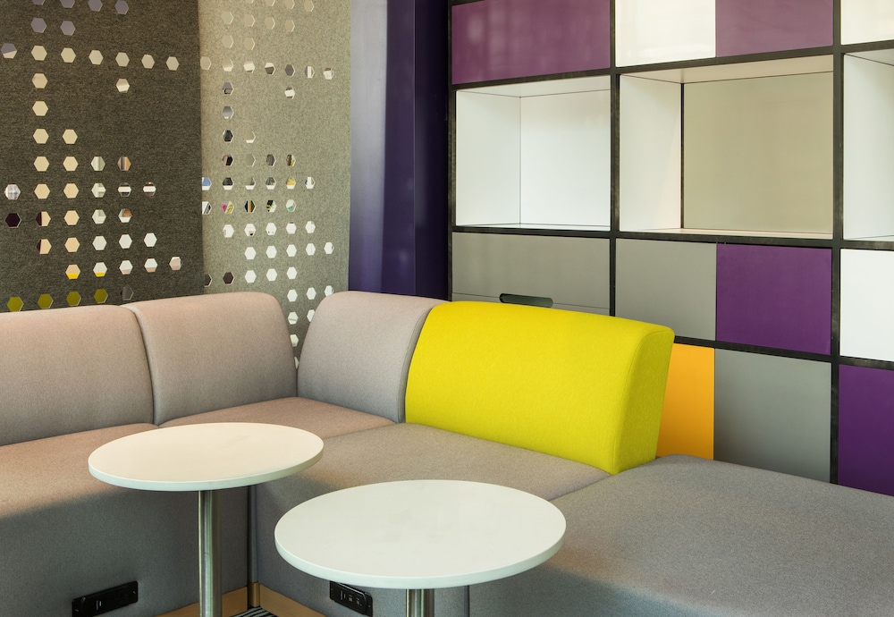 YOTEL Boston, Select by Hilton 7/79