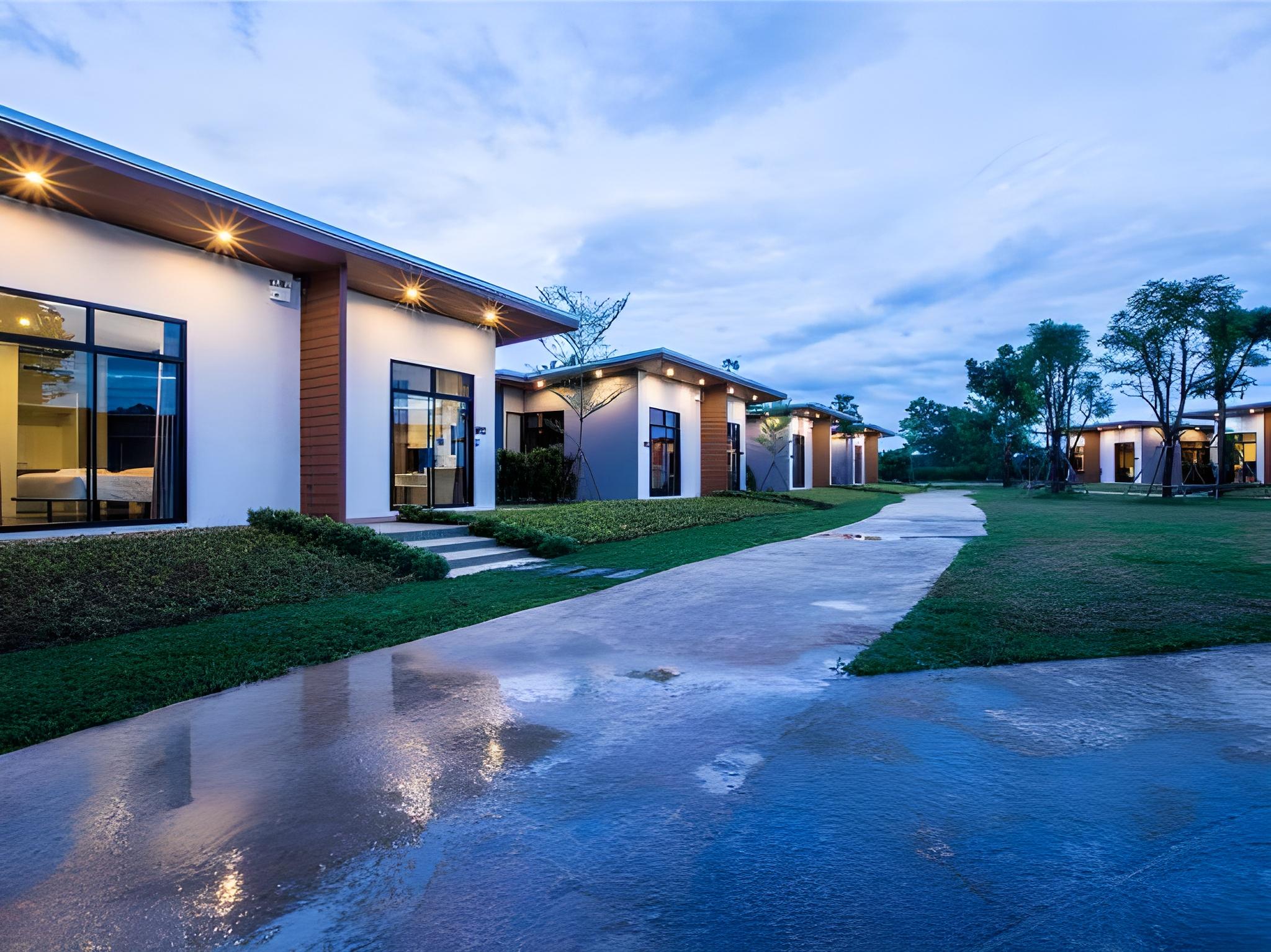 M Boutique Resort 47/52
