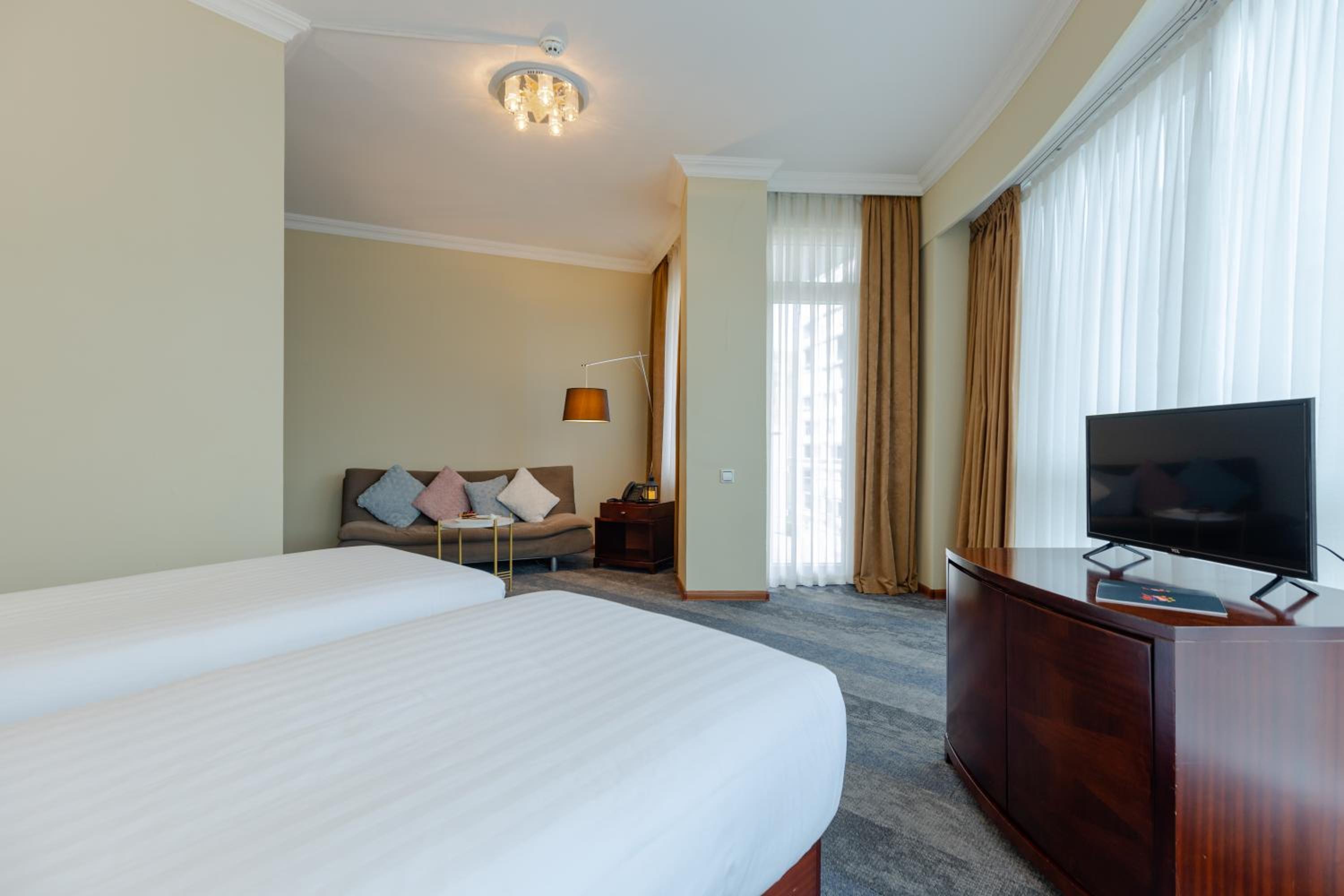 Superior Twin Room: