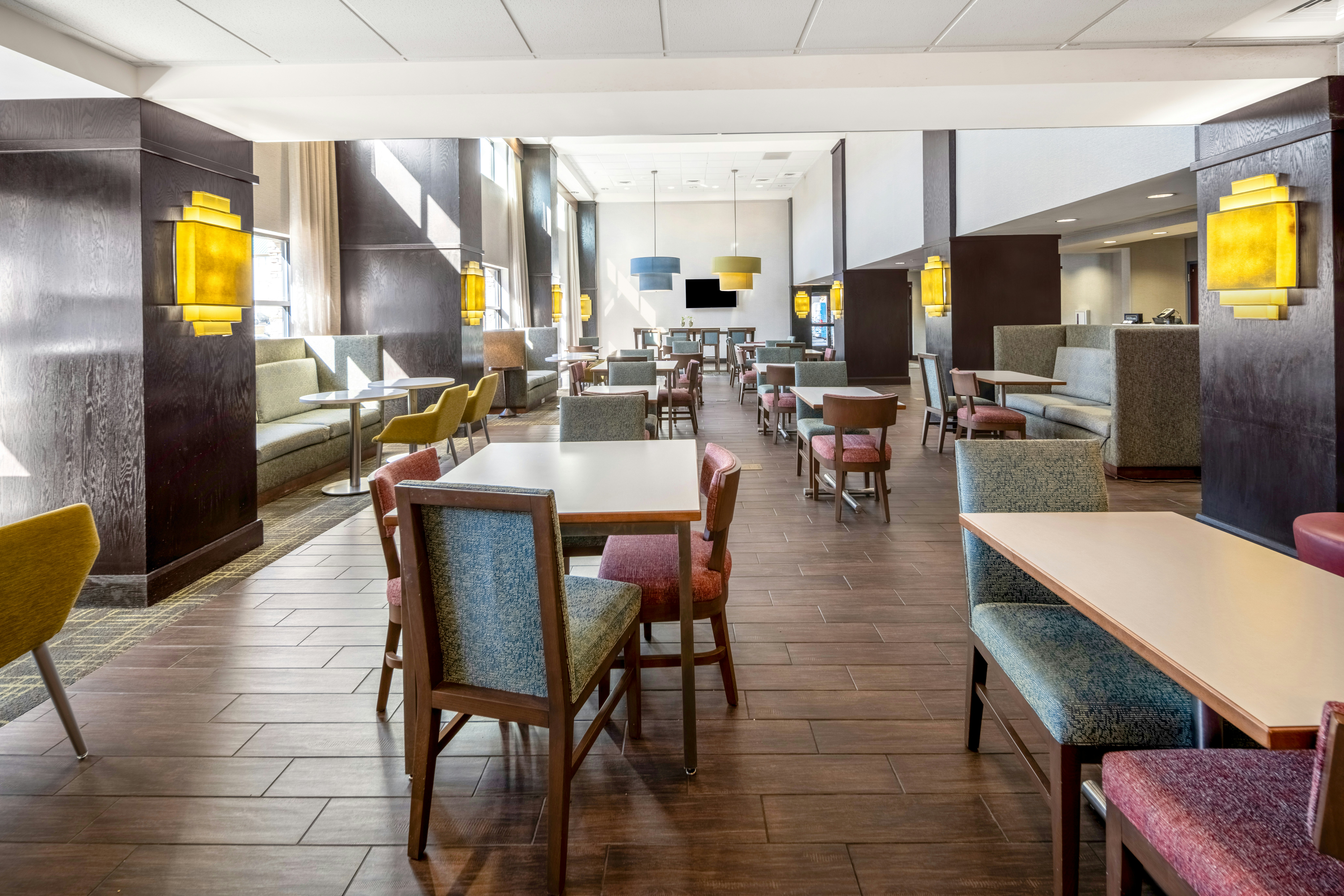 Hampton Inn & Suites Camp Springs/ Andrews Afb 17/29