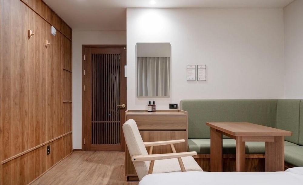 Dongtan Simjak Hotel 83/100