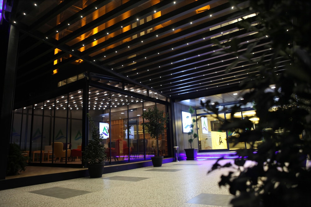 ALESHA SUITE HOTEL 34/39