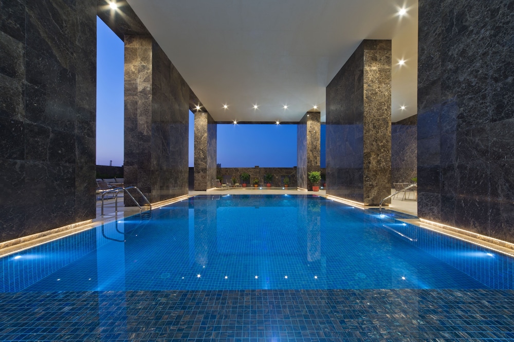 Voco Doha West Bay Suites 59/100