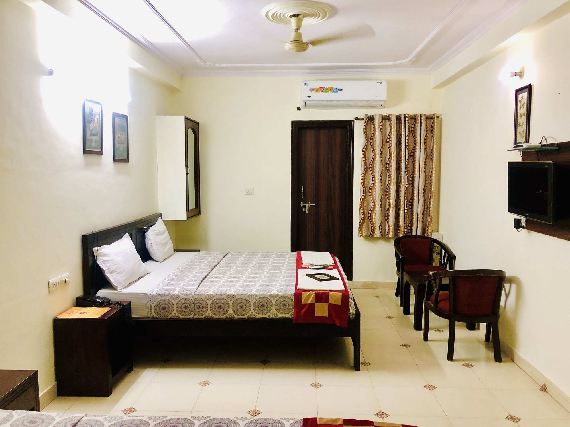 FAMILY, 2 DOUBLE BEDS