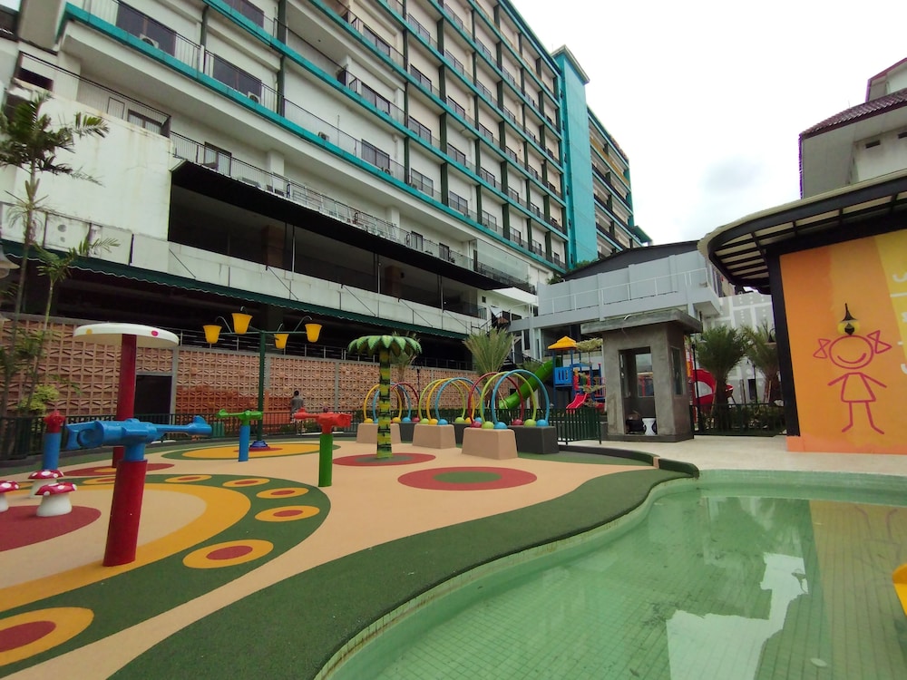 Hotel Gren Alia Jakarta 20/23